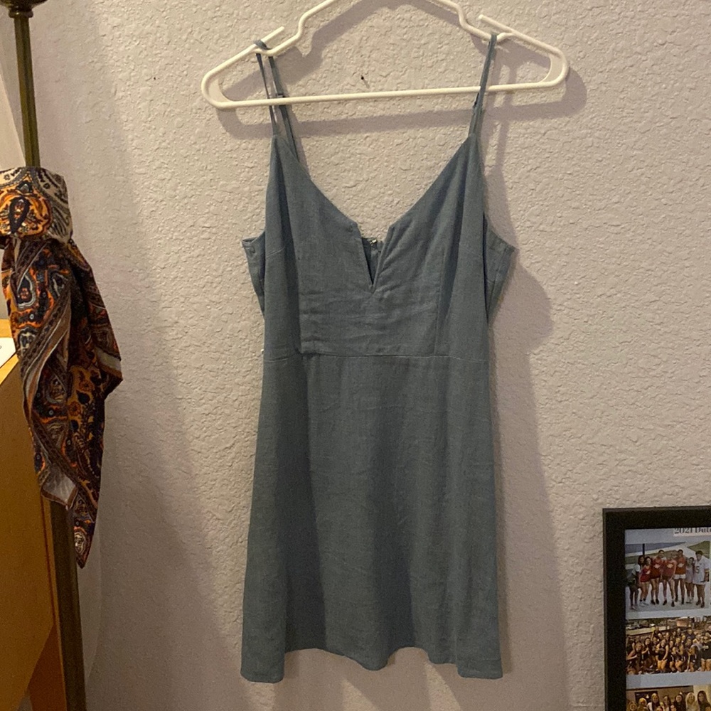 lottie moss from pacsun, light blue linen, sundress